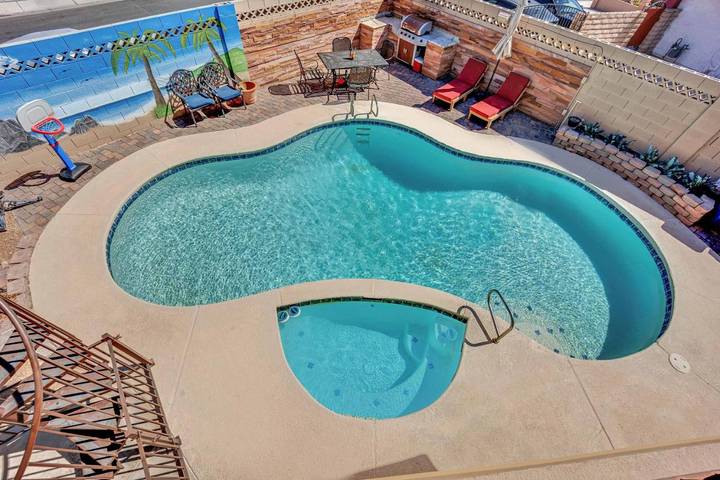 Pousadas e b&b para 5 pessoas, com jardim e vista e ainda piscina em Nevada