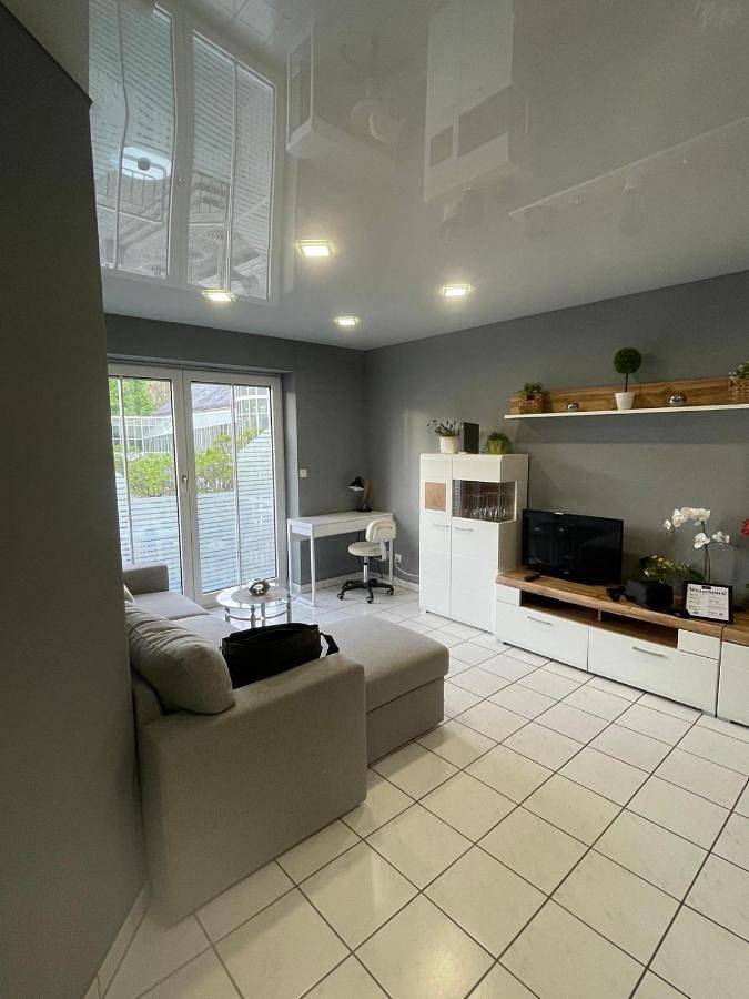Ganze Wohnung, Apartment mit Balkon, Küche & Waschmaschine an der Whu in Vallendar, Osteifel