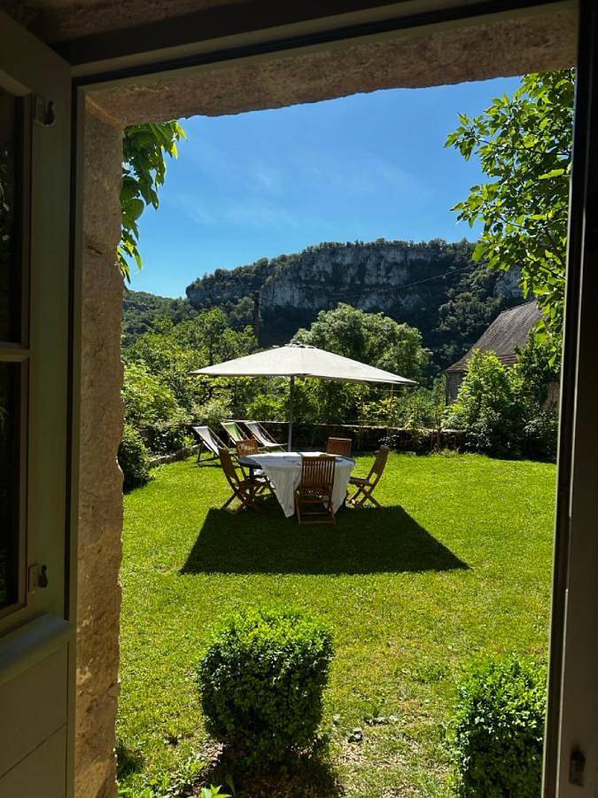 Location de vacances pour 4 personnes, avec Terrasse ainsi que Jardin et Vue à Brengues