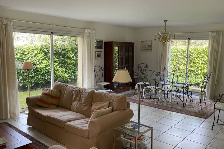 Location de vacances pour 8 personnes, avec piscine et jardin dans Cassy - 2