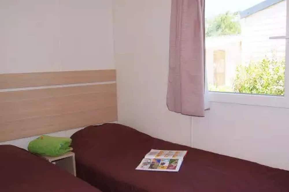 Zecamping 3 étoiles 2km plage espace aquatique locatif Tv clim 24m2 in Bormes-les-Mimosas, Parc national de Port-Cros