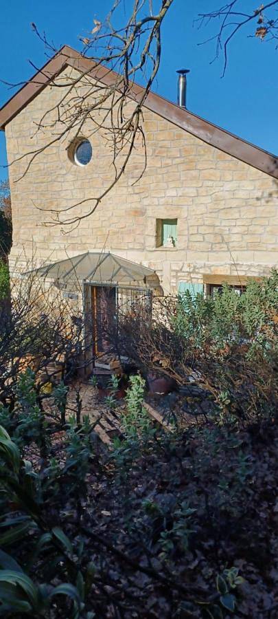 Ferienhaus für 8 Personen, mit Terrasse und Garten sowie Pool und Ausblick