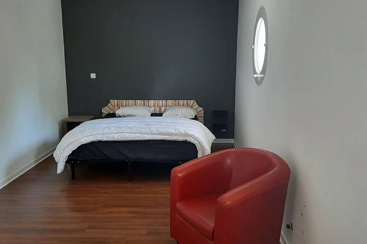 Location Villa Avec 2 Appartements Ind, Proche du Lac de Ste Croix et du Verdon in Régusse, Brignoles Region