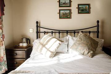 Bed And Breakfast for 4 People in Birmingham, Midlands, Photo 3