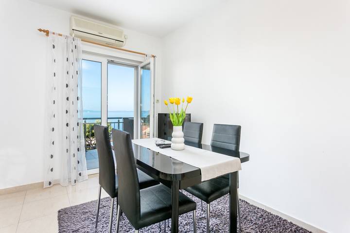 Ferienwohnung für 3 Personen, mit Balkon/Terrasse in Podstrana