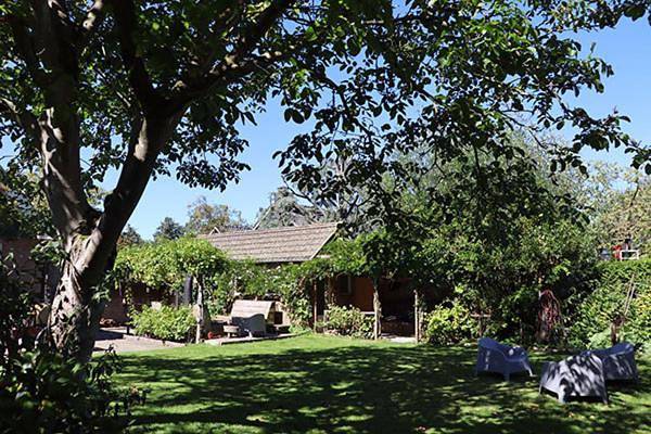 Pension voor 2 personen, met Terras en Tuin in Naarden