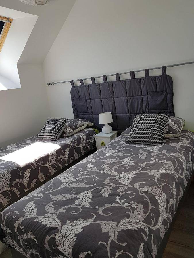 Gîte pour 4 personnes, avec jardin à Montfarville - 2