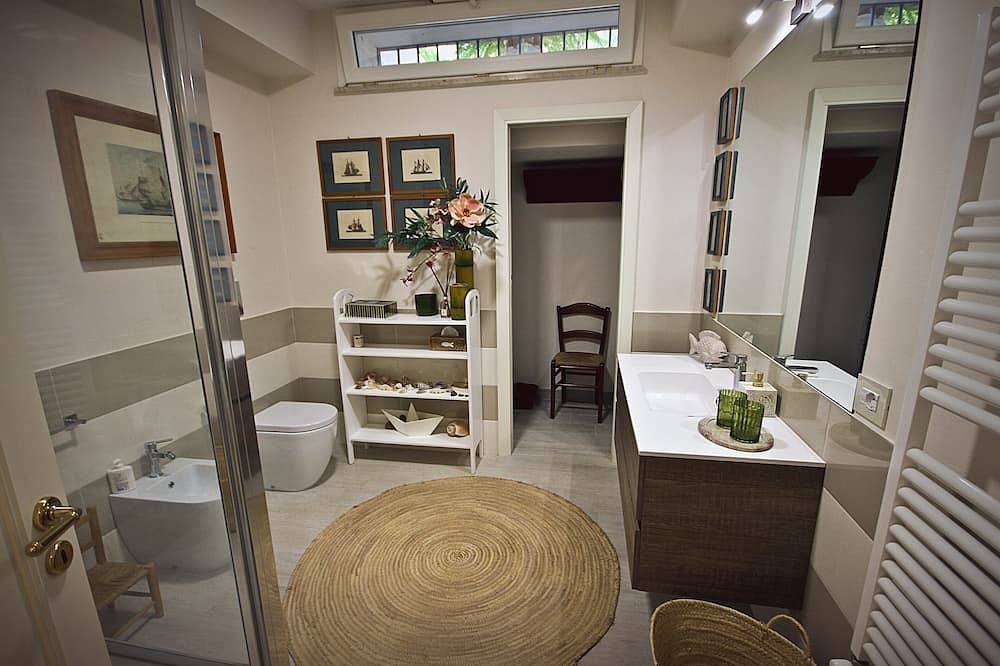 Apartamento entero, Your corner of green just a stone's throw from the sea in Palermo, Provincia de Palermo