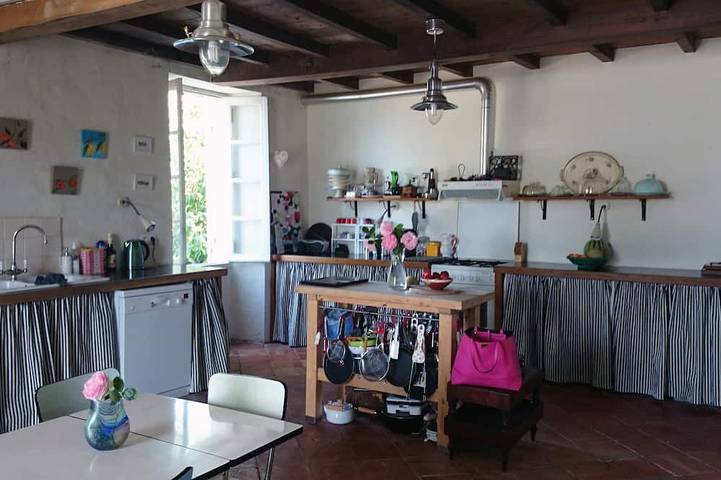 Gîte pour 10 personnes, avec piscine ainsi que jardin et terrasse à Margueron - 3