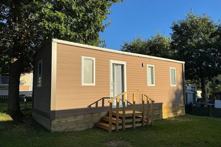 Chalet pour 4 personnes, avec piscine et jardin - 1