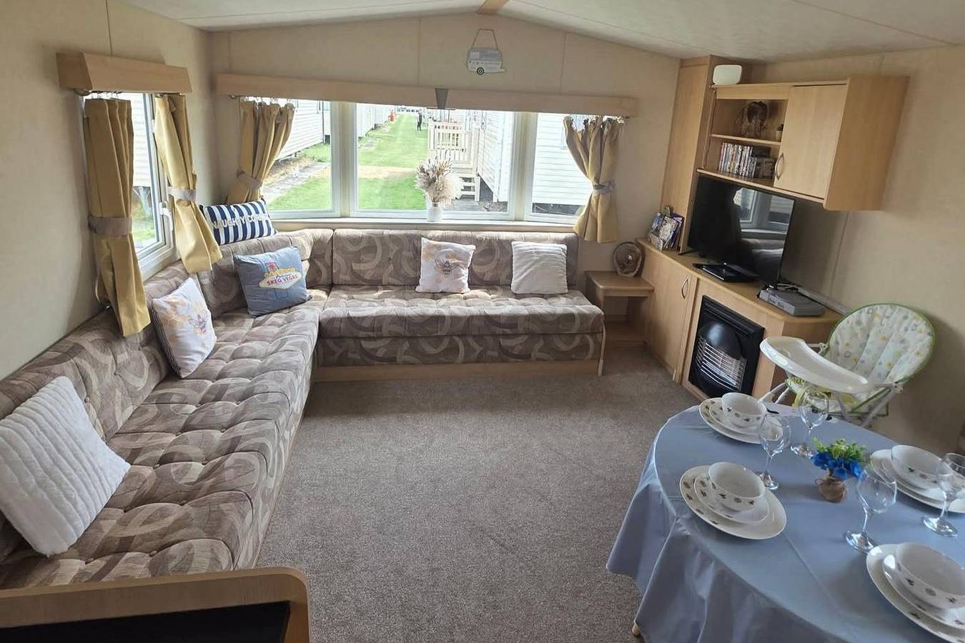 3-Bed Caravan - Sleeps 8 - Free Parking - Balcony in Ingoldmells, Lincolnshire