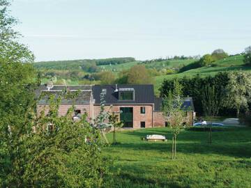 Chambre d’hôte pour 2 personnes, avec jardin et vue, adapté aux familles dans Région de Liège