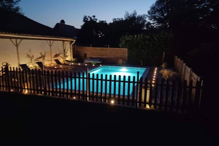 Location de vacances pour 8 personnes, avec jardin, animaux acceptés à Lamonzie-Saint-Martin