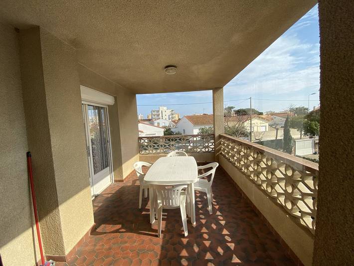 Gîte pour 6 personnes, avec terrasse dans Canet-Plage