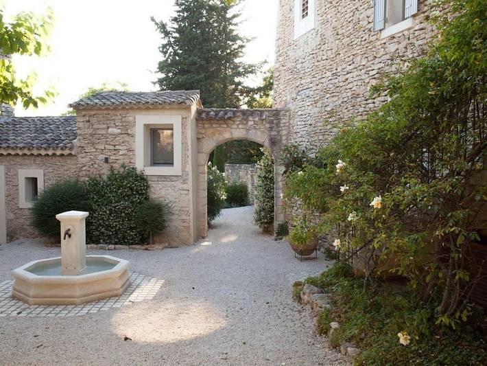 Maison d’hôte pour 2 personnes, avec piscine ainsi que jardin et vue à Gordes - 4