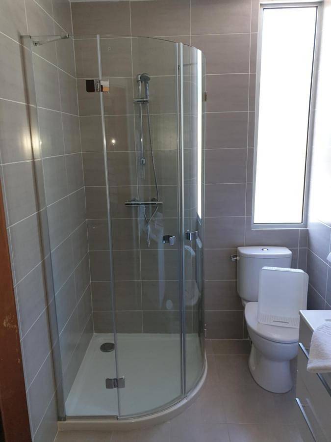 Hôtel pour 2 personnes, avec vue ainsi que jardin et piscine, animaux acceptés à Laroque-d'Olmes - 4