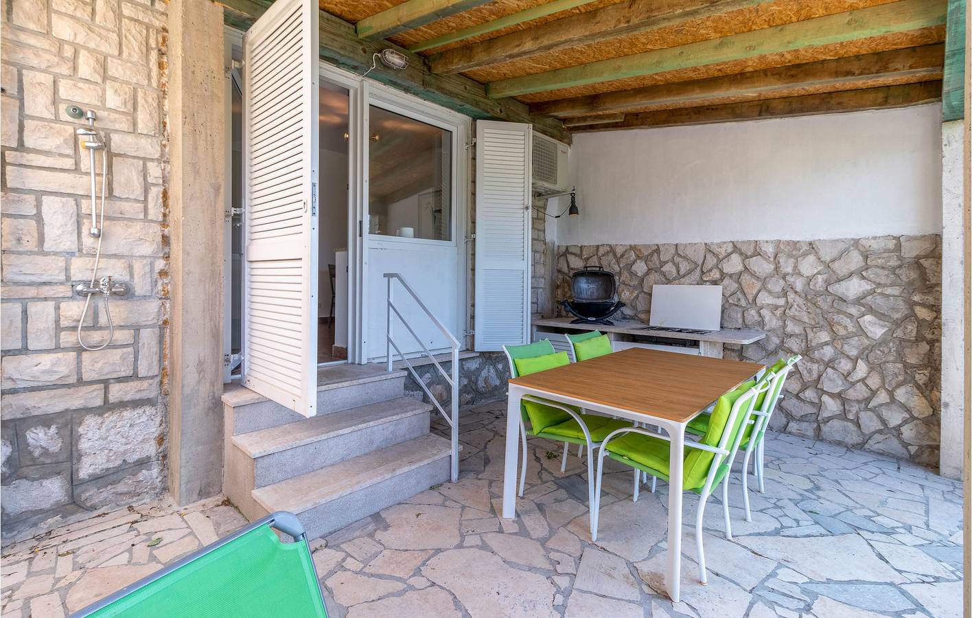 Ferienhaus für 4 Personen mit Terrasse in Jadranovo, Primorje-Gorski Kotar