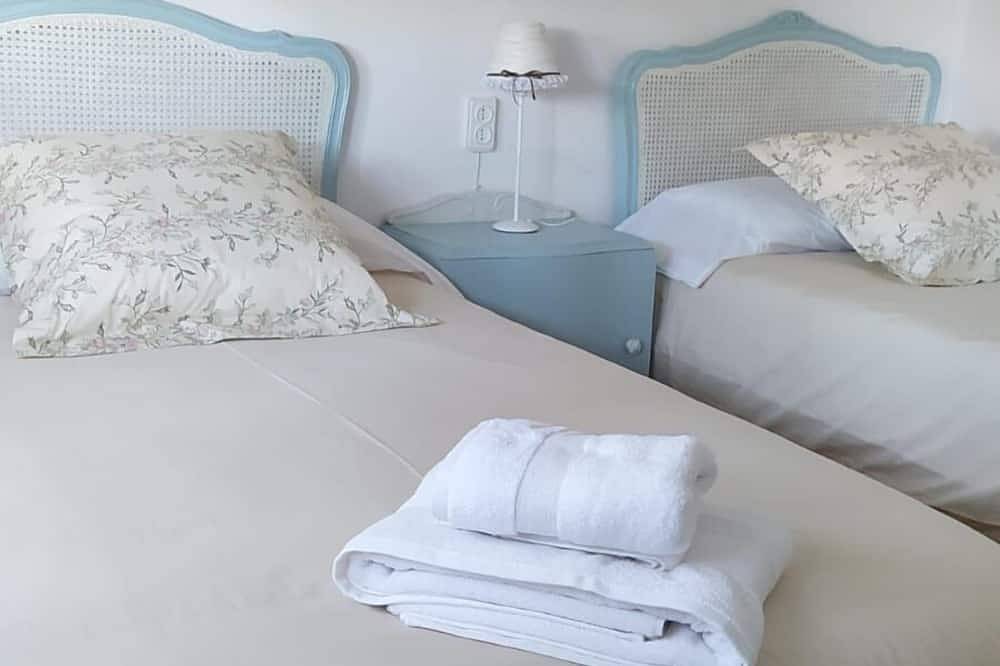 Alojamiento en uno de los Pueblos mas Bonitos de España Desde 2022 in Puentedey, Merindad de Valdeporres