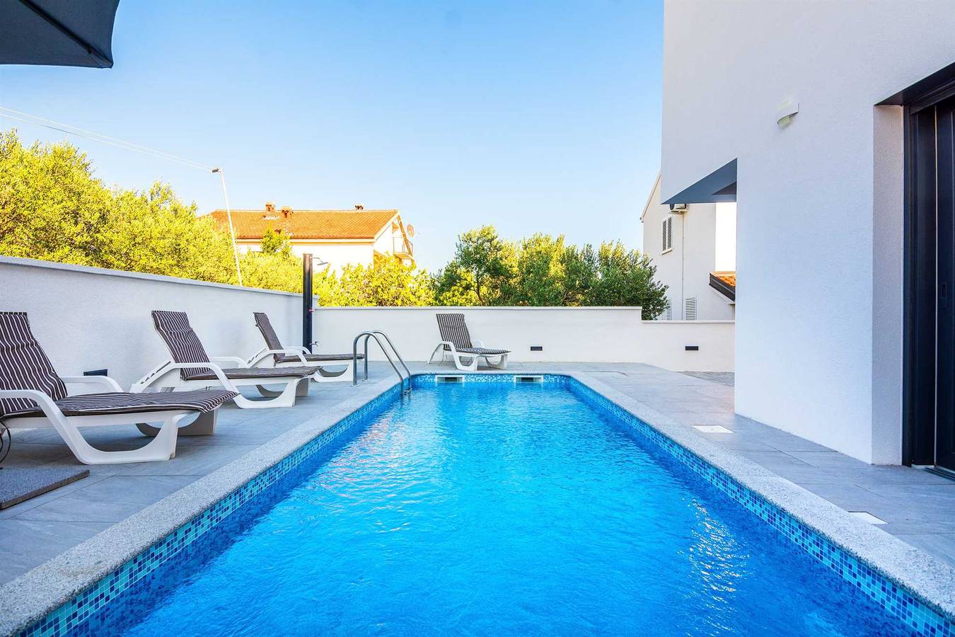 Appartamento vacanze a Vir a partire da 265€ a notte