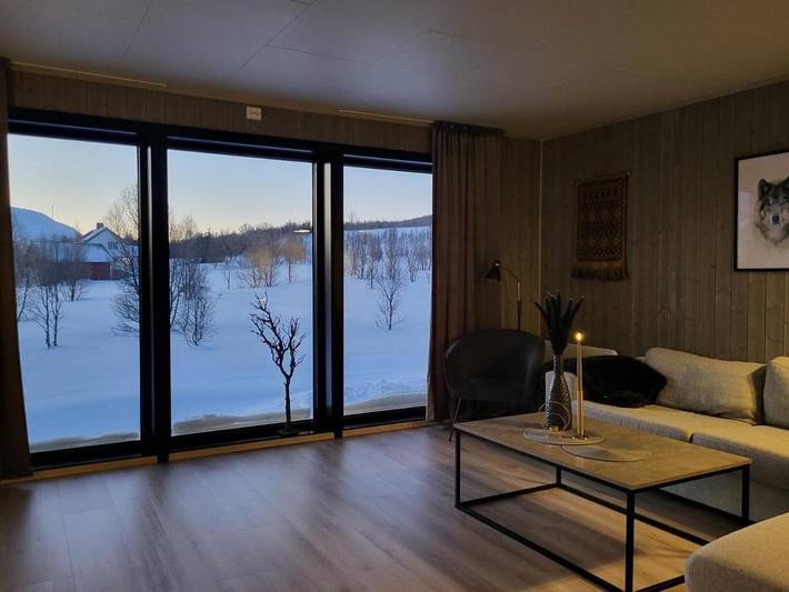 Ferienhaus für 6 Personen, mit Balkon und Whirlpool sowie Terrasse und Garten in Lyngen - 2
