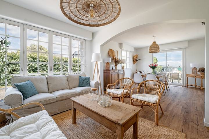 Location de vacances pour 8 personnes, avec Terrasse et Jardin à Le Tour-du-Parc - 2