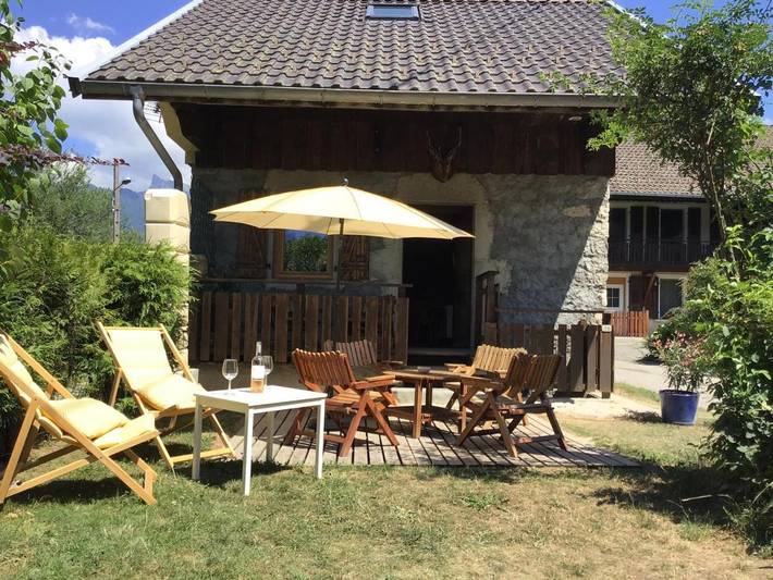 Gîte pour 5 personnes, avec vue et jardin, adapté aux familles dans La Sambuy-Seythenex - 2