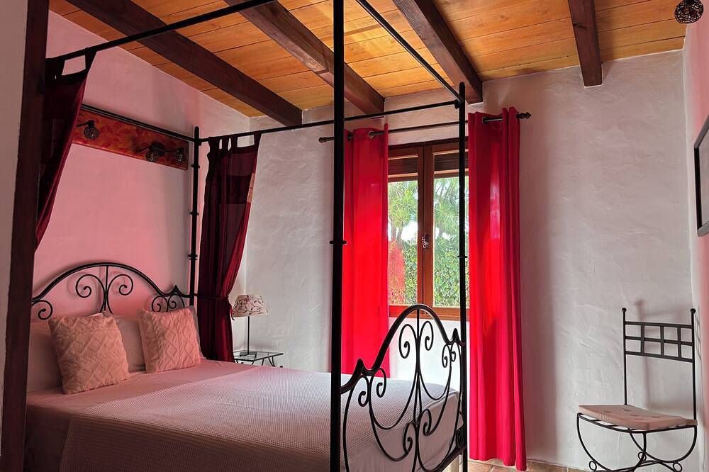 Villa confortable à Lajares avec jacuzzi privé et jardin, offres en septembre. in Lajares, La Oliva