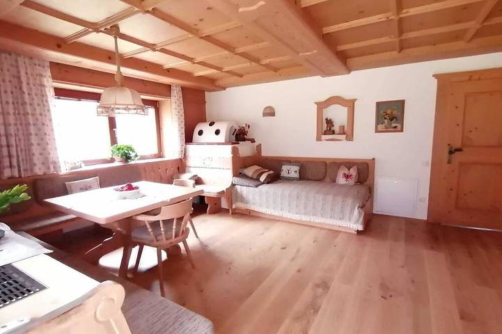 Ferienwohnung für 7 Personen, mit Terrasse und Garten in Tirol - 2