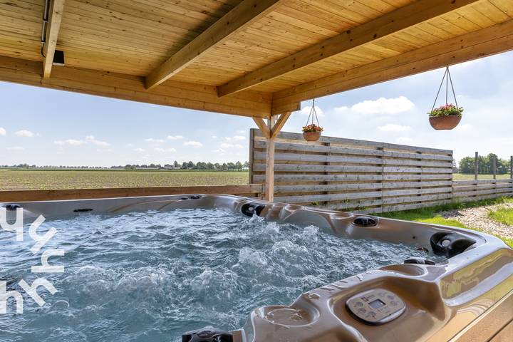Komfortables Studio für 2 Personen mit Sauna und Spa im Freien in Kraggenburg, Flevoland in Ijsselmeer