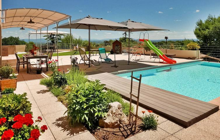 Location de vacances pour 10 personnes, avec piscine et terrasse à Villeneuve-lès-Avignon - 4