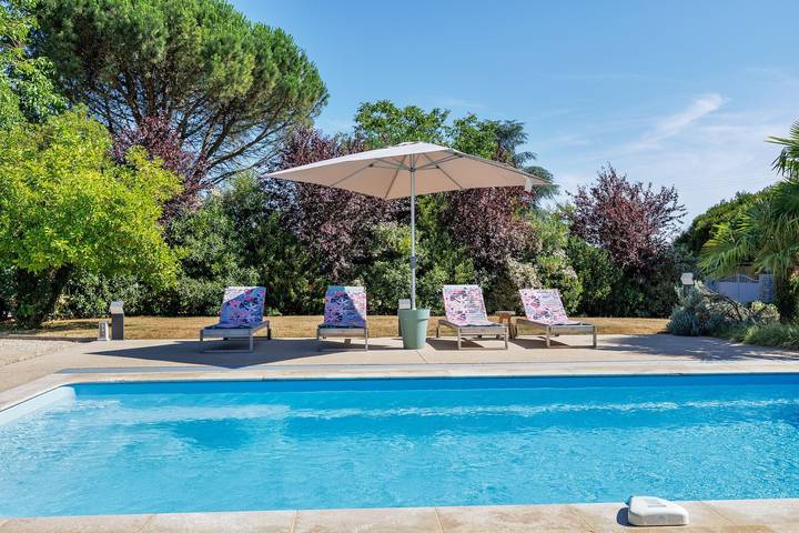 Gîte "Le Vieux Chêne" with Shared Pool! in Fontenay-le-Comte