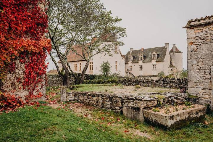 Location de vacances pour 18 personnes dans Chateau de Couanac