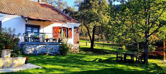 Cottage pour 4 personnes, avec vue et jardin à Kosjerić