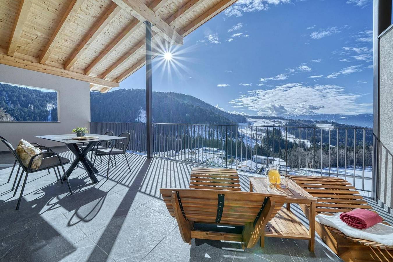 Ganze Wohnung, Apartment 'Hinterrainerhof - Lodge Apis' mit Bergblick, Gemeinschaftsgarten und Wlan in Hafling, Sarntaler Alpen