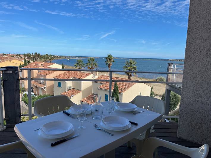 Chalet pour 4 personnes, avec Balcon ainsi que Terrasse et Piscine à Gruissan