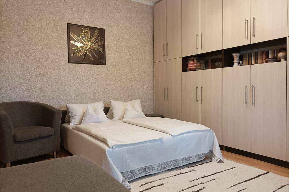 Appartement entier, Appartement de vacances avec Wifi, lave-linge et lave-vaisselle in Fonyód, Rive sud du lac Balaton
