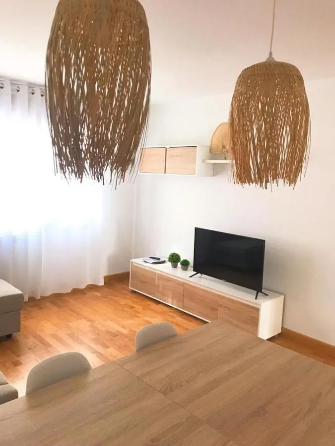 Apartamento de vacaciones para 6 personas, con balcón y piscina - 1