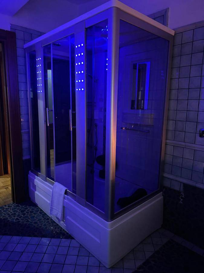 Chambre d’hôte pour 4 personnes, avec vue ainsi que jardin et piscine, adapté aux familles à Pompei - 4