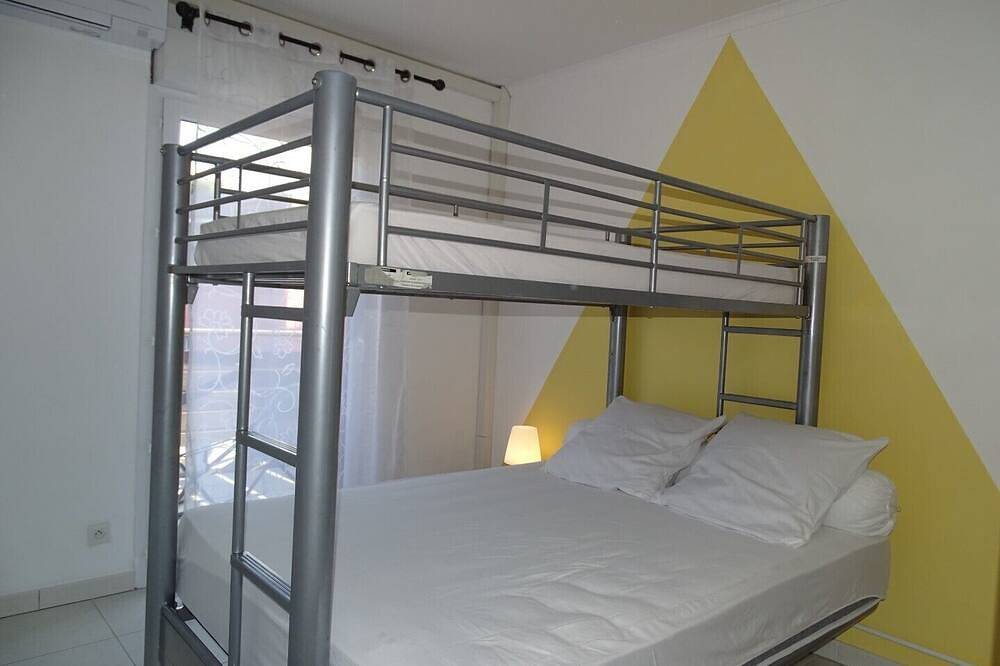 Appartement entier, Appartement pour 5 pers, piscine, internet, proche plage et commerces à pied in Agay, Saint-Raphaël