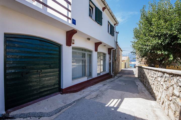 Ferienwohnung für 6 Personen, mit Balkon und Terrasse in Razanac - 4