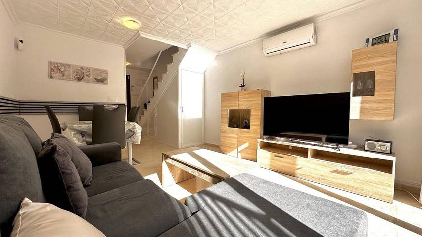 Ferienhaus für 6 Personen, mit Terrasse und Garten sowie Pool in Benidorm - 2