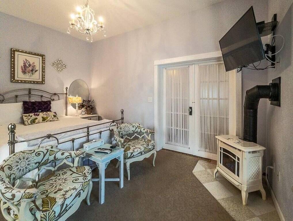 Etwas ganz Besonderes auf der historischen Route 66. \"Perfekt charmant ...\" in Williams (Arizona), Coconino Nationalwald