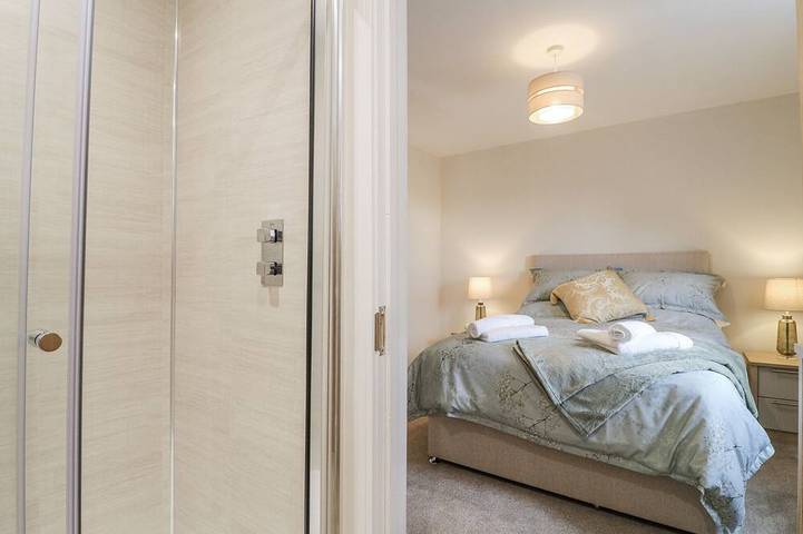 Fields View, family friendly, character holiday cottage in Alrewas in Staffordshire