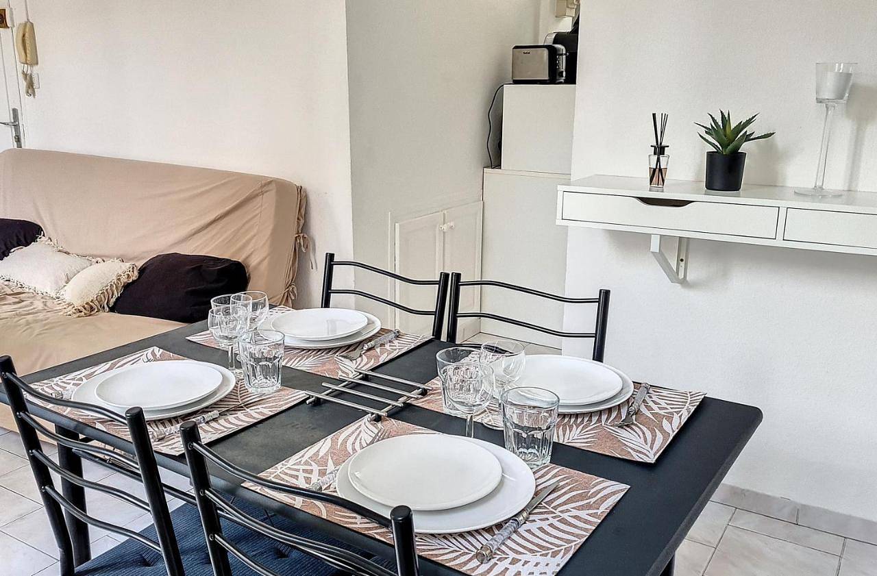 Appartement entier, One-Bedroom Apartment in Avignon, Vaucluse