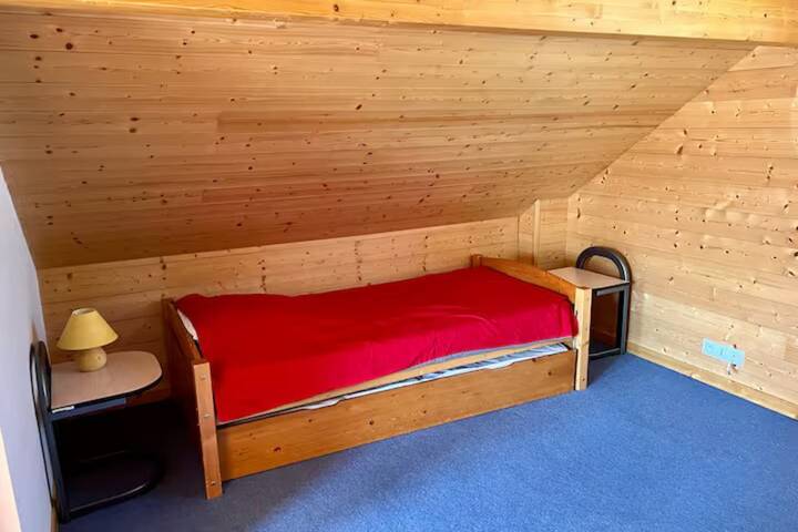 Chalet voor 6 personen, with tuin and zwembad as well as balkon, kindvriendelijk in de Vogezen