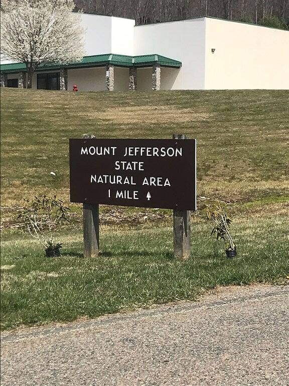 Neu renoviertes Bauernhaus auf 83 Hektar. in Ashe County