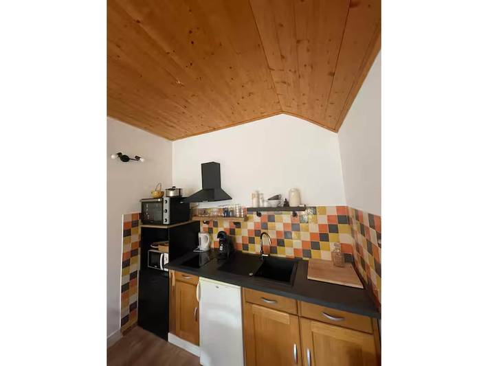 Gîte pour 4 personnes, avec terrasse et jacuzzi, adapté aux familles à Plouasne - 3