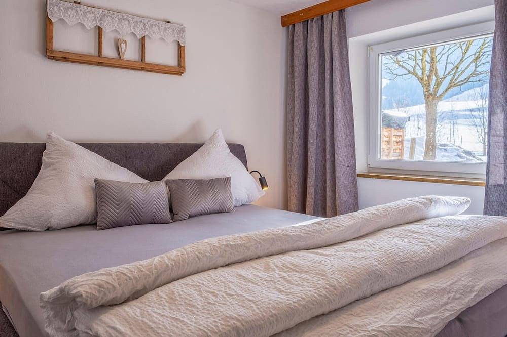 Ganze Wohnung, Sonnige Ferienwohnung, Terrasse und Bergblick in Loferer und Leoganger Steinberge, Sankt Jakob in Haus