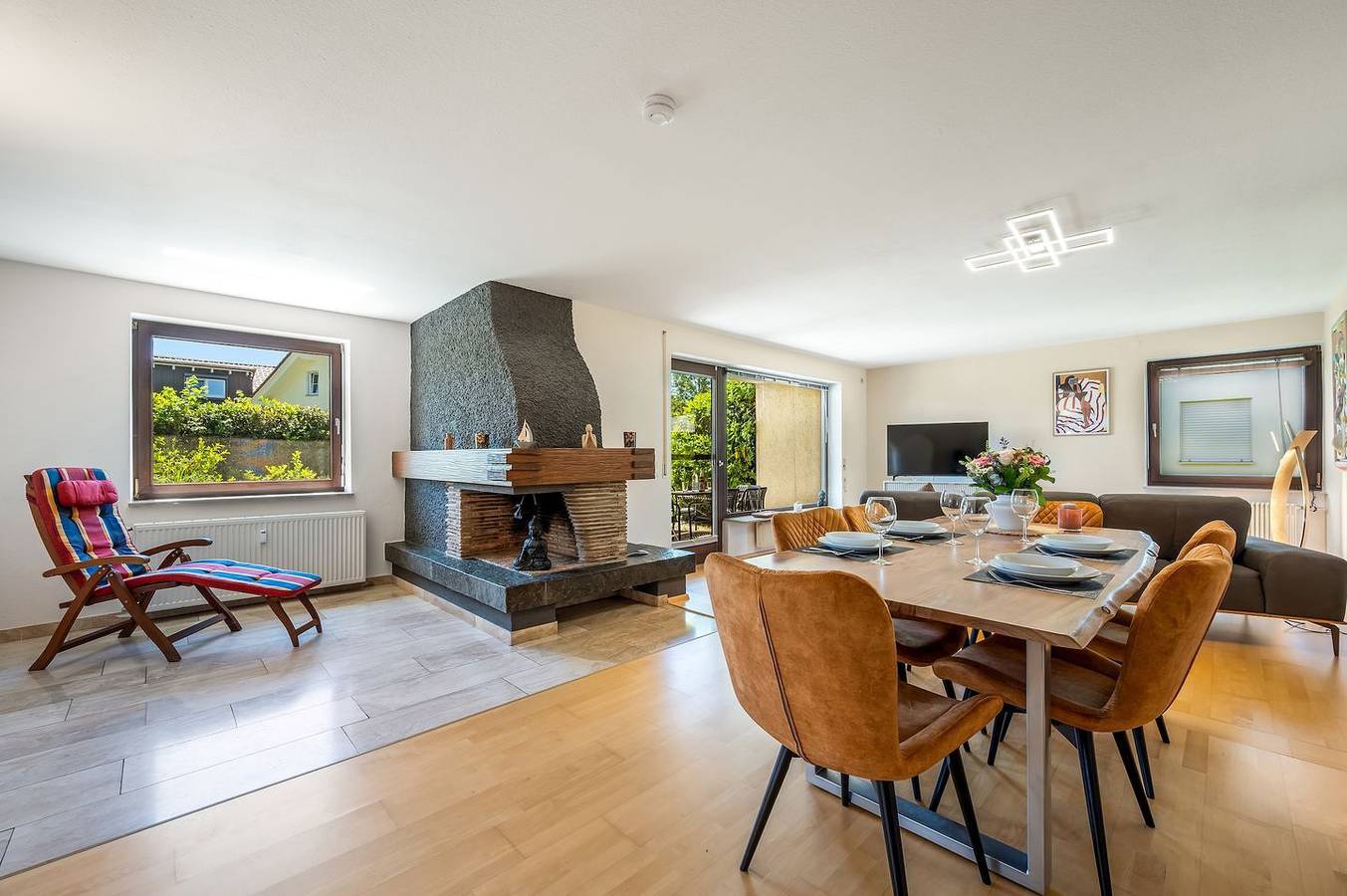 Ganze Wohnung, Ferienwohnung Aussichtsreich - großzügig mit Terrasse und Aussenkamin in Lindau, Bayerisch Schwaben