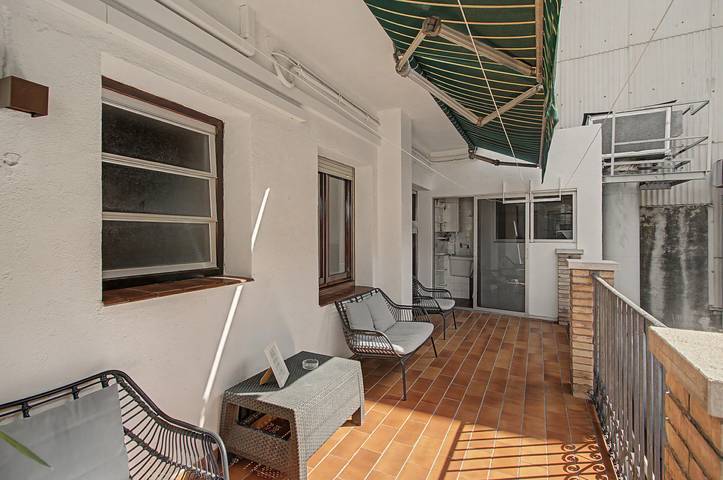 Apartamento entero, Apartamento 'Classic Can Jeroni' con Terraza Privada, Wi-Fi y Aire Acondicionado in Figueras, Alt Empordà